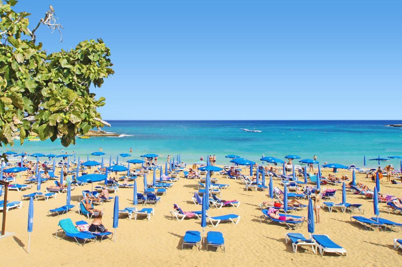 Villa Oceania - Beachfront Paralimni Exterior foto