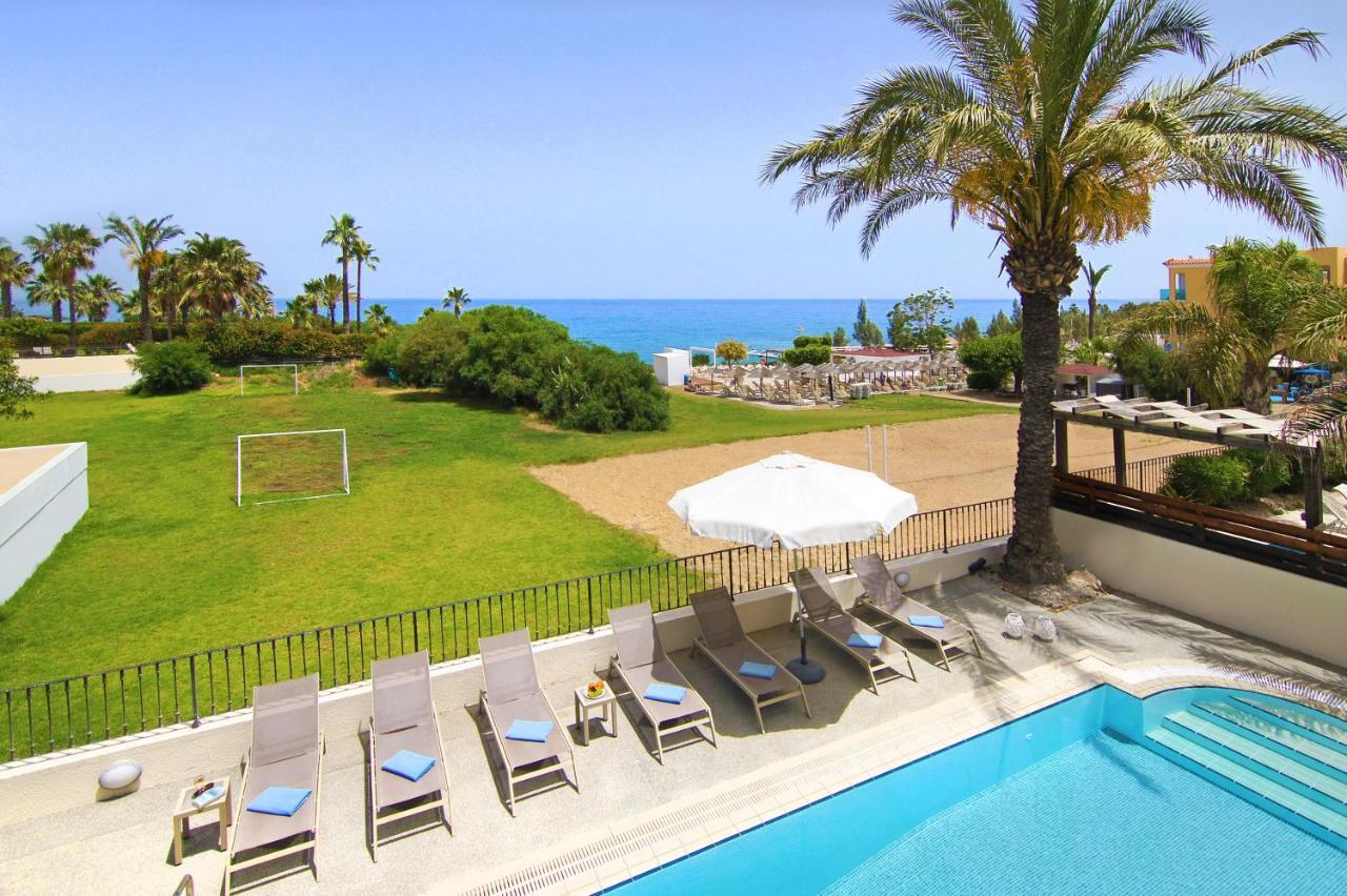 Villa Oceania - Beachfront Paralimni Exterior foto