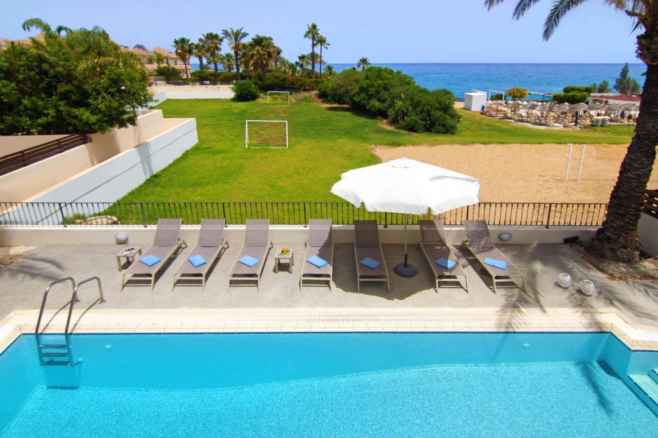 Villa Oceania - Beachfront Paralimni Exterior foto