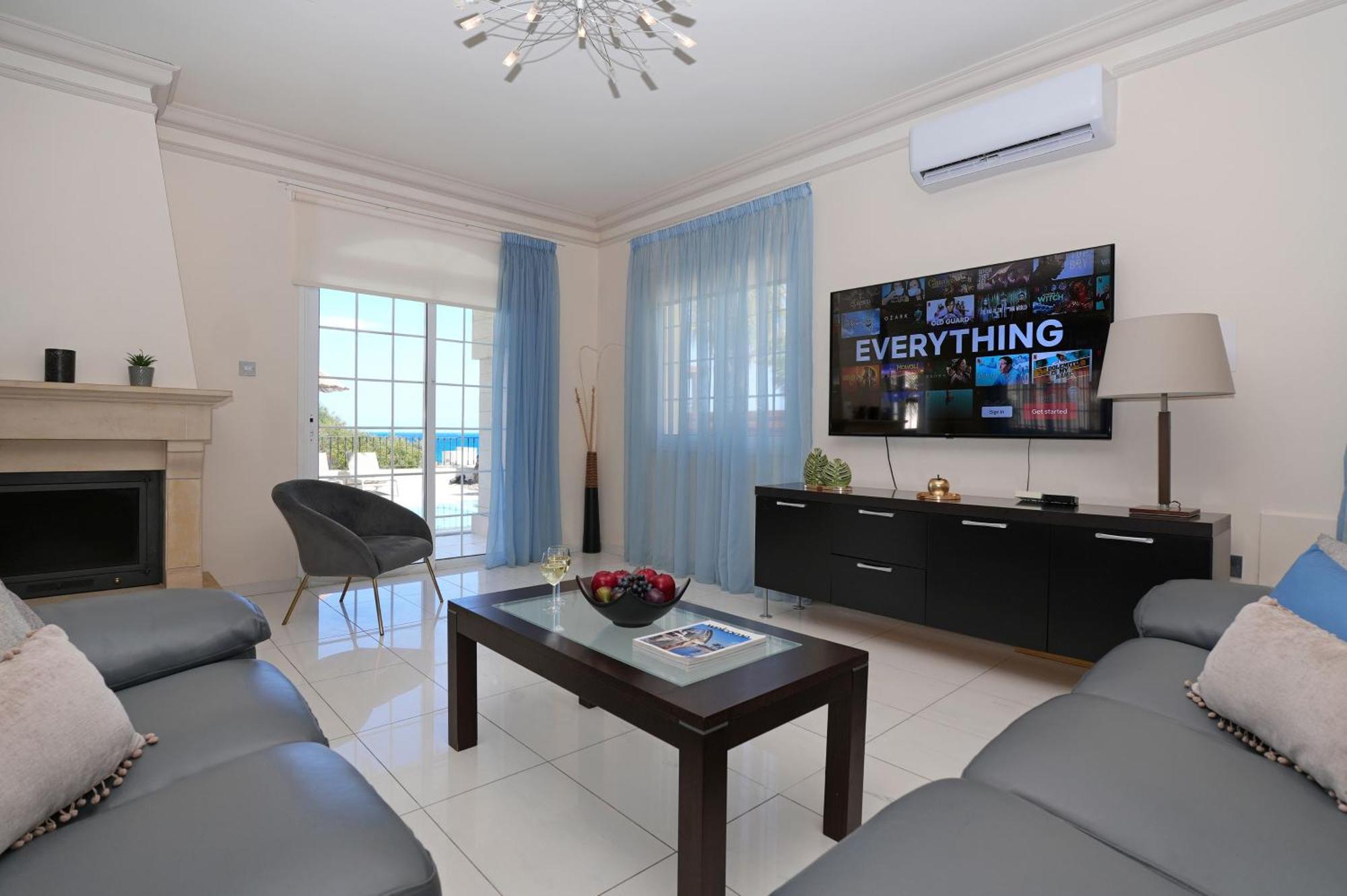 Villa Oceania - Beachfront Paralimni Exterior foto